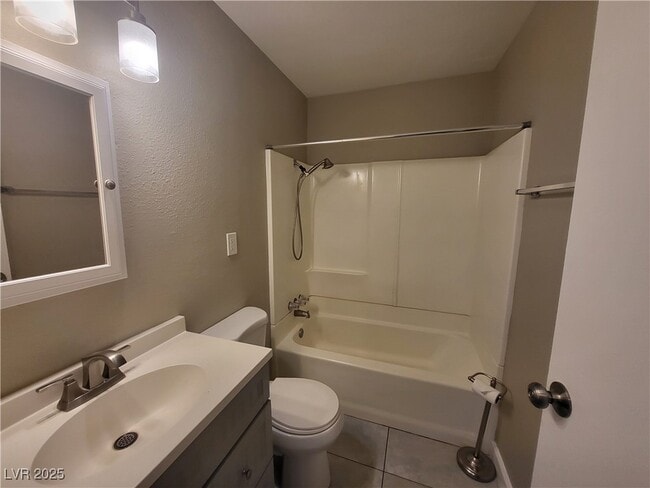 Building Photo - 261 E Van Wagenen St