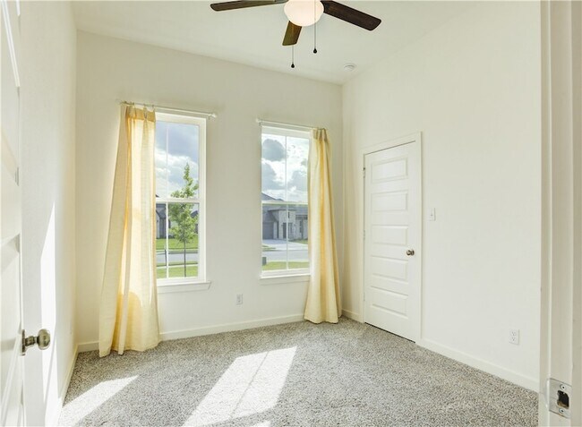 Building Photo - 2206 Hall of Fame Ct