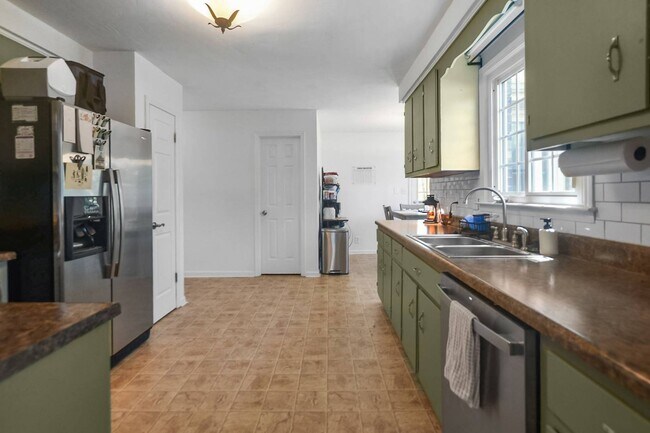 Building Photo - 506 Brentwood Cir