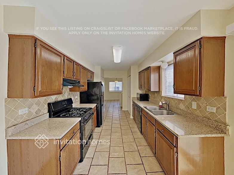 Building Photo - 671 Dover Dr