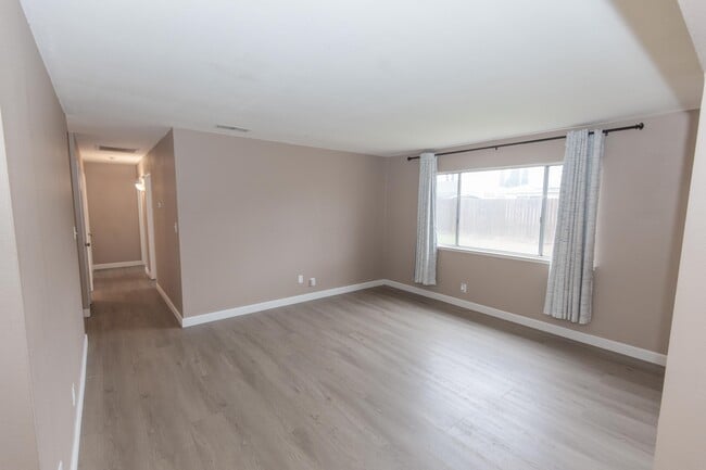 Building Photo - 3022 W San Gabriel Ave