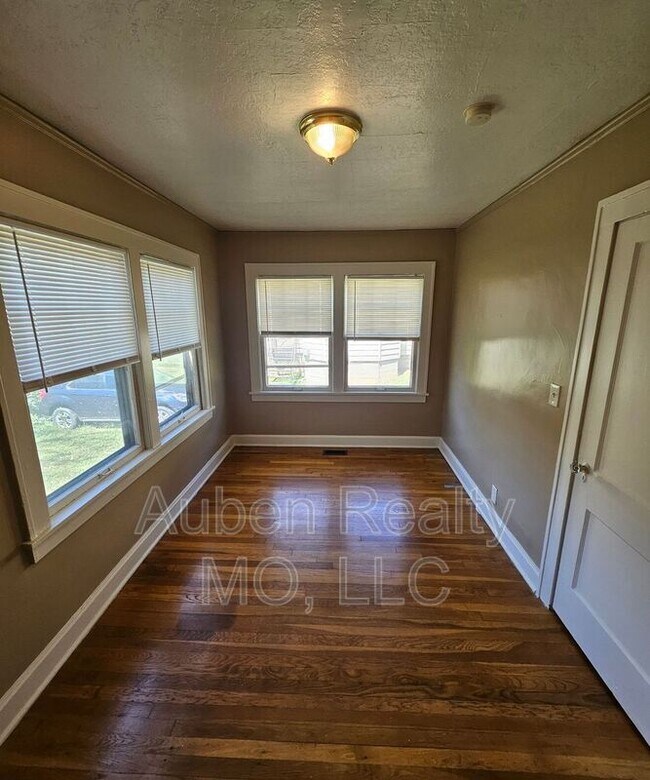 Building Photo - 5446 Harrison St