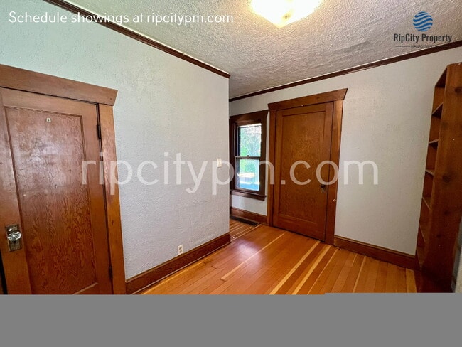 Building Photo - 3125 SE 20th Ave
