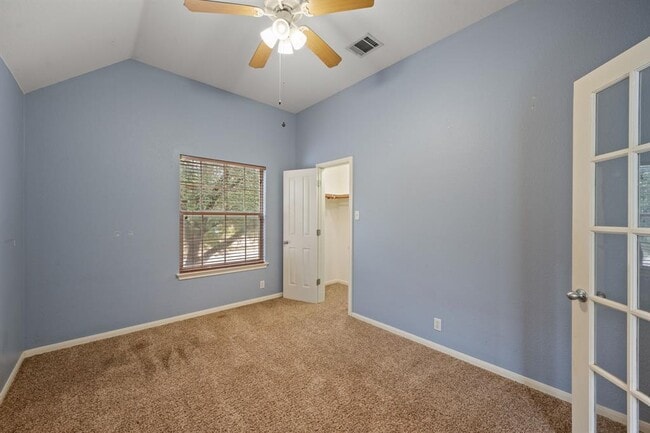 Building Photo - 1006 Shadow Valley Cove