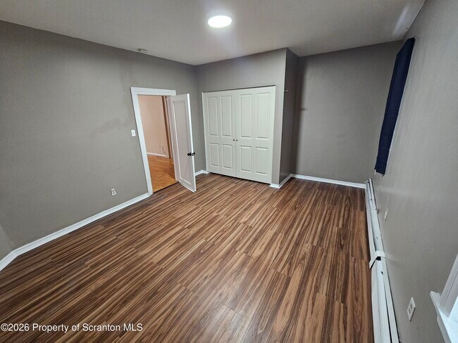 Building Photo - 518 Prospect Ave