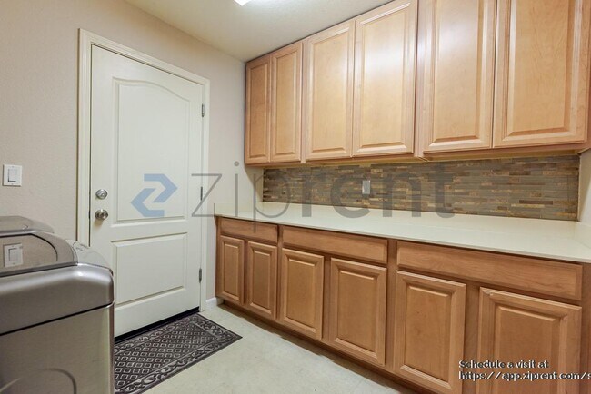 Building Photo - 681 Ringneck Ct