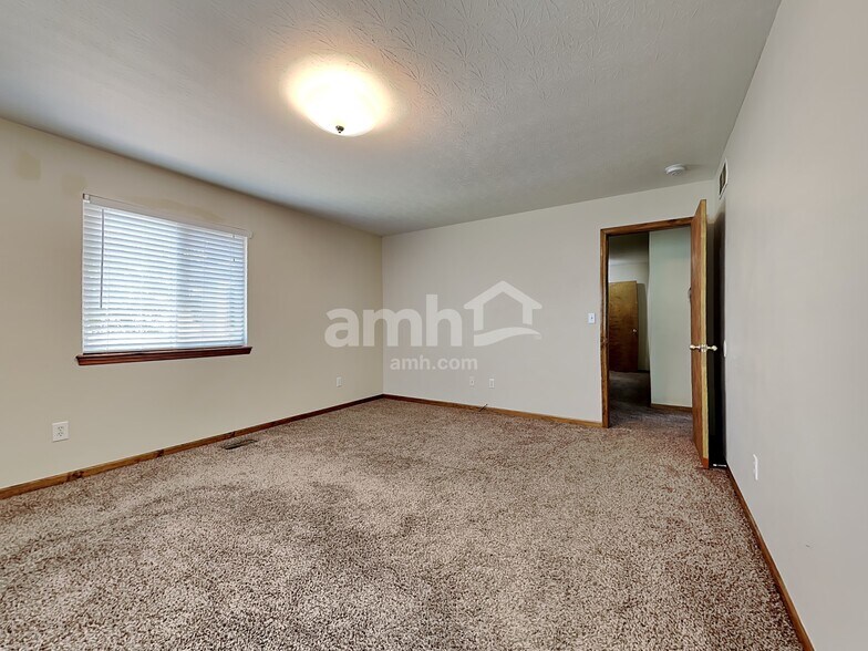 Building Photo - 166 Stewart Way