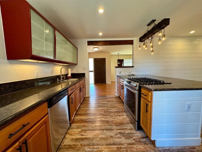 Building Photo - Upgraded, Charming House in La Mesa 2Bd/1Ba, Attached Garage, Large Backyard