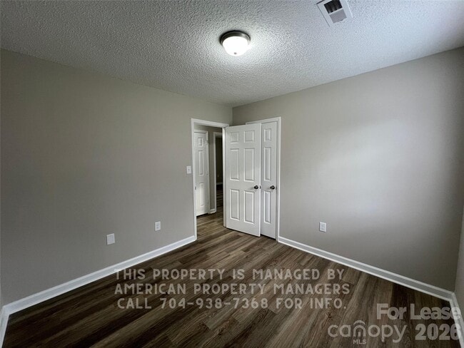 Building Photo - 309 Rustic Rd