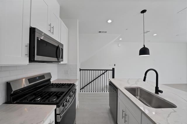 Building Photo - 7207 Mohawk Dr