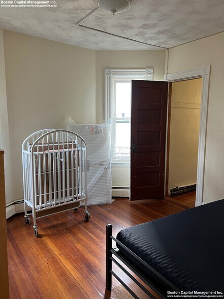 Building Photo - 34 Cameron St