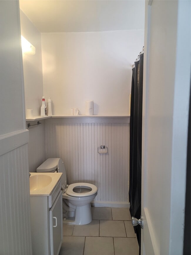 Building Photo - 1914 Binz St