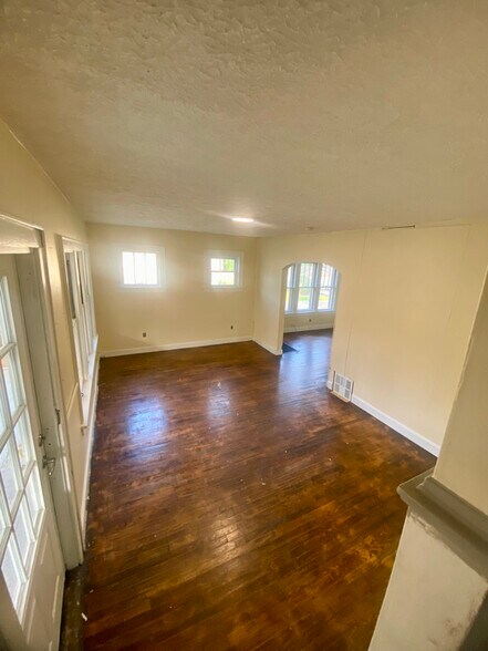 Building Photo - 1138 Kohler Ave