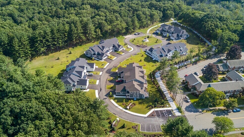 Building Photo - 19 Lily Pond Ln