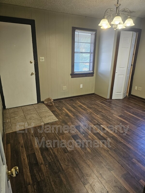Building Photo - 217 N Wilson Ave