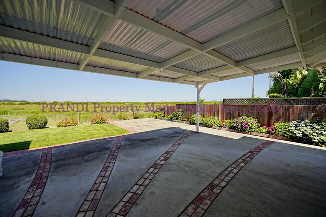 Building Photo - Serene Living on the Water’s Edge – Bright...