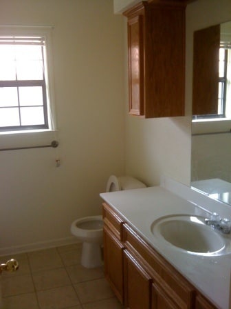 Building Photo - 910 Crymes Ln