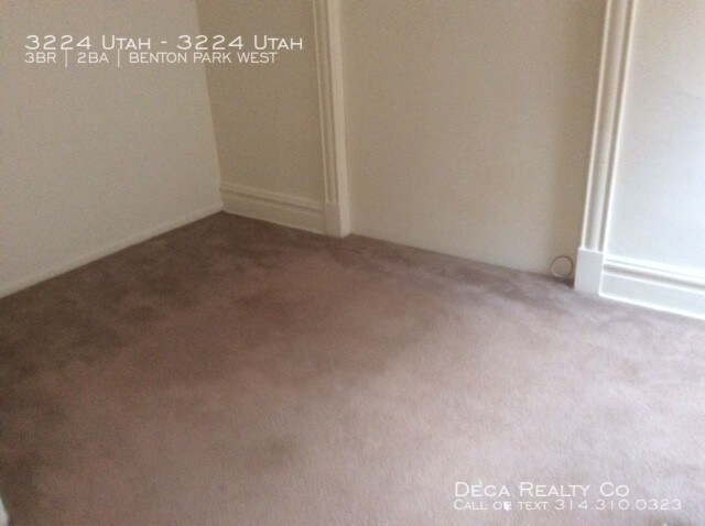 Building Photo - 3 Bedroom Apartment