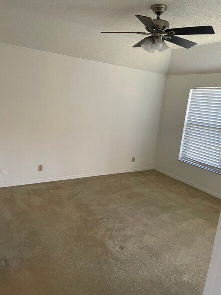 Master - 6021 SE Landing Way