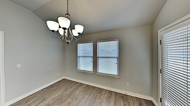 Building Photo - Spectacular 3 Bedroom 2 Bathroom Home in P...