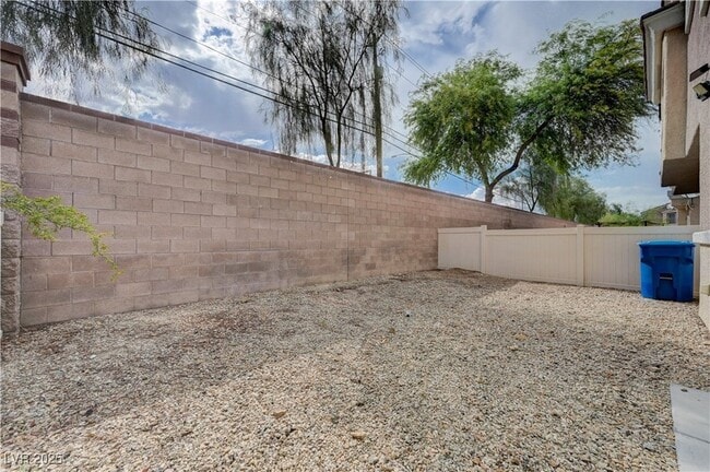 Building Photo - 4855 Double Down Dr