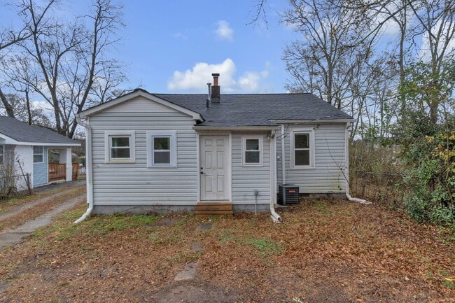 Building Photo - Stylish 2-Bedroom, 1-Bath Home with Contemporary Finishes ($1200/mo rent***)