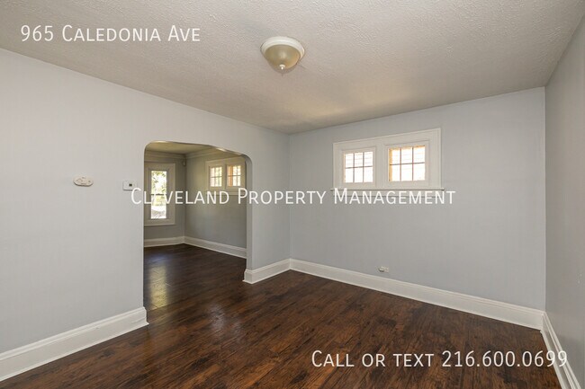 Building Photo - 965 Caledonia Ave