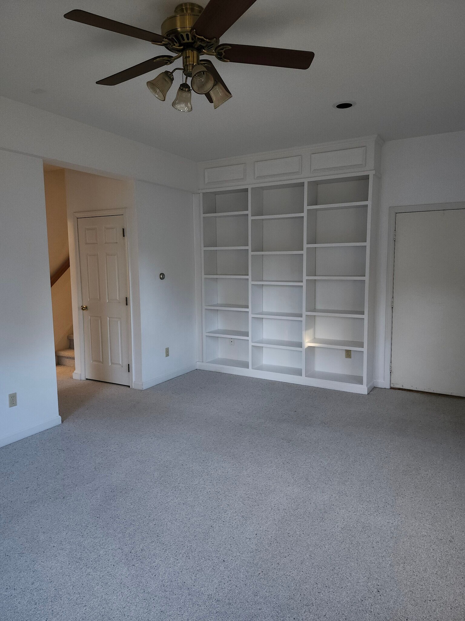 1st Floor Living Area - 2 Tiffany Ln