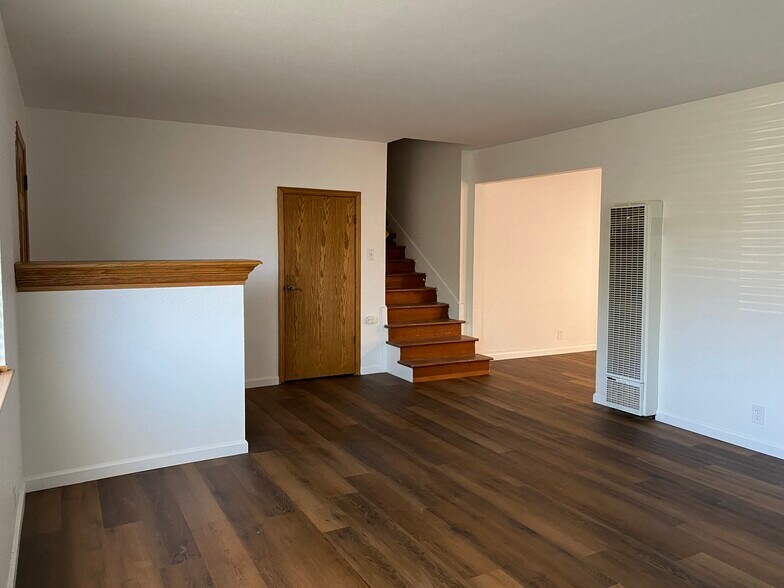 Living room - 1450 F St