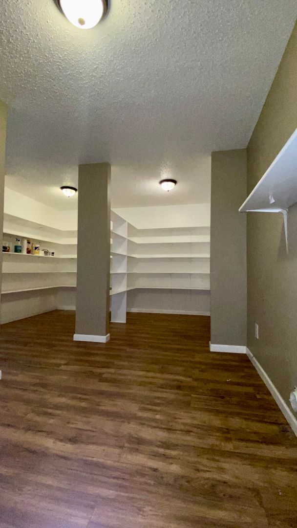 Building Photo - Beautiful Home in Established Neighborhood