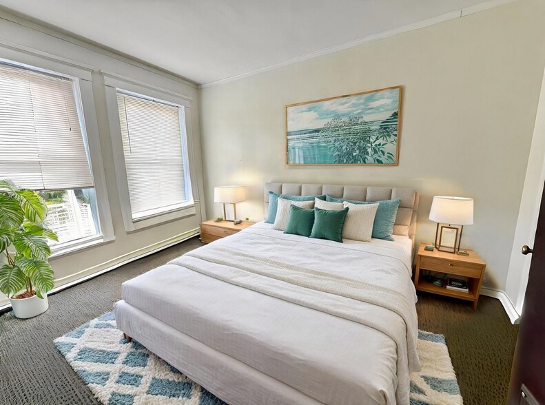 Building Photo - 19 Washington St S