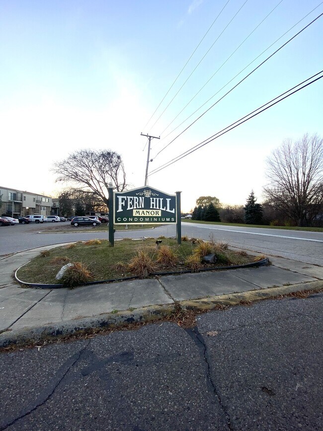 Building Photo - Clinton Condo 36A