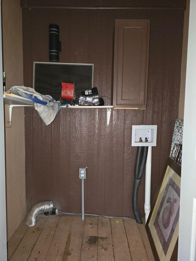 Building Photo - 2370 Wedgefield Rd