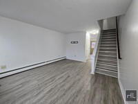 Building Photo - 4 bedroom in BROOKLYN NY 11206