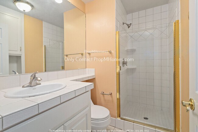 Building Photo - Spacious Three Bedroom Home in Desirable Charbonneau!