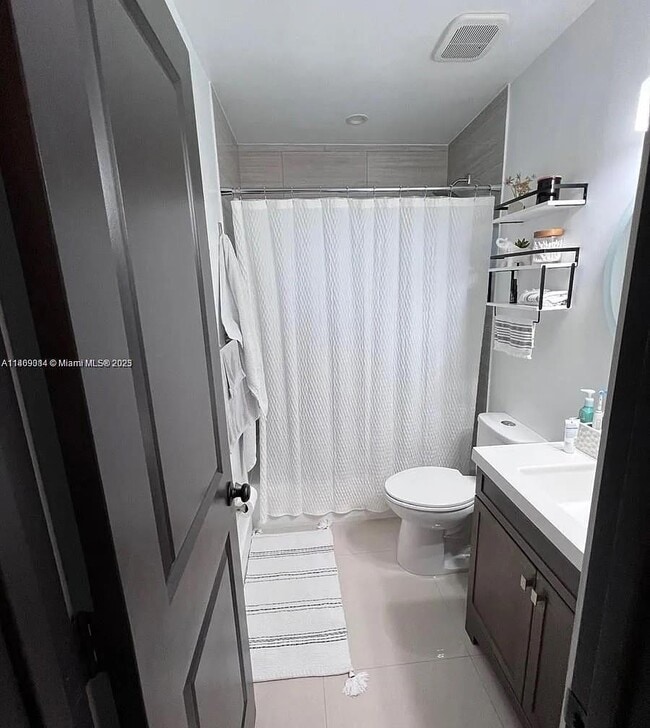 Building Photo - 14830 Miami Lakeway S