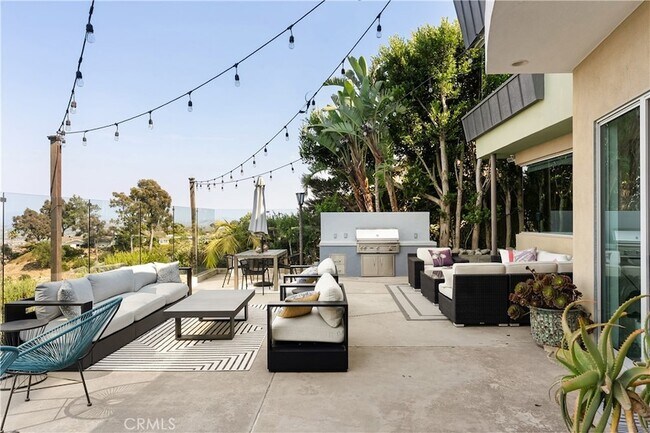 Building Photo - 3230 Tyrol Dr