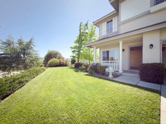 Building Photo - RARE 6 BEDROOM HOME FOR RENT IN OPTIMUM LO...