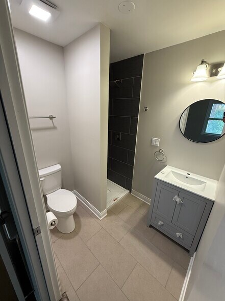 Upstairs bathrom #2 - 31 Webb St