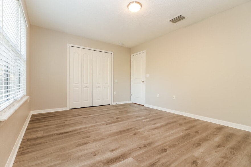 Building Photo - 11910 Old Tuscany Pl