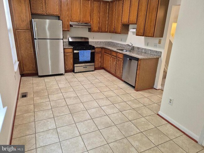 Building Photo - 45541 Clear Spring Terrace