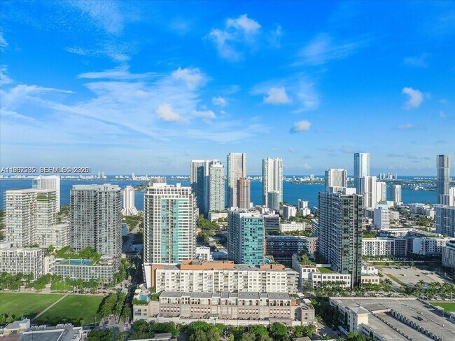 Building Photo - 3250 NE 1st Ave