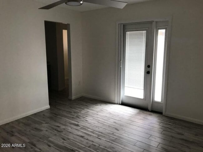 Building Photo - 603 E Solana Dr