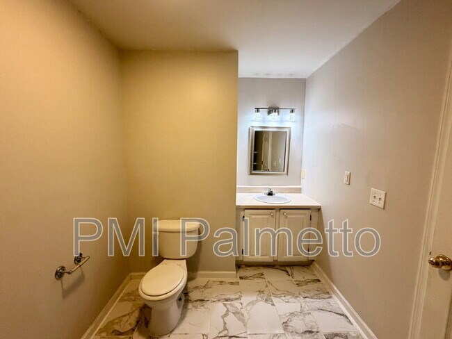 Building Photo - 152 Chatham Cir