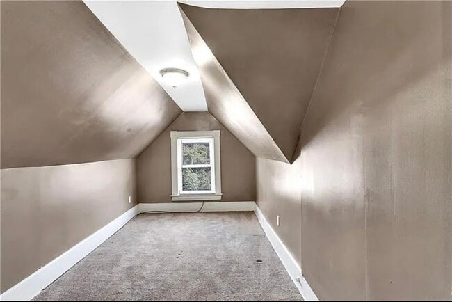 Building Photo - 310 N Linden Ave