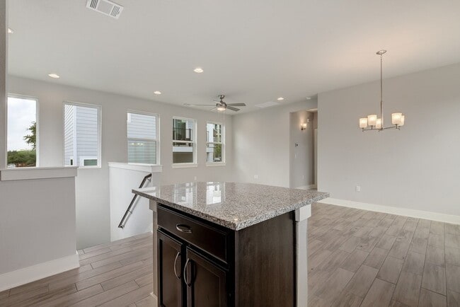 Building Photo - Gorgeous Edgewick Condo - Available Now!