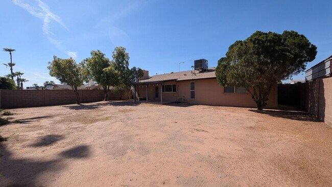 Building Photo - 2431 W Plata Ave