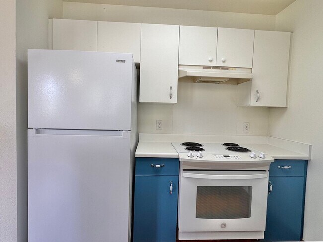 Building Photo - 2 Bed/1.5 Bath Halelani Village Condo with a Fenced Yard
