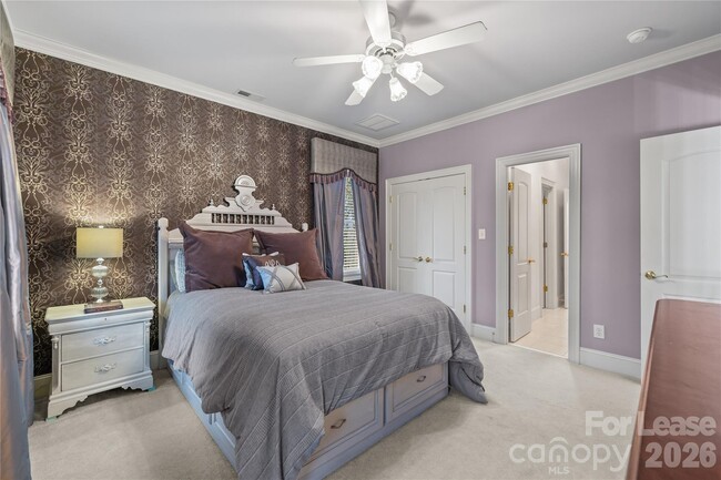 Building Photo - 1009 Honors Ct