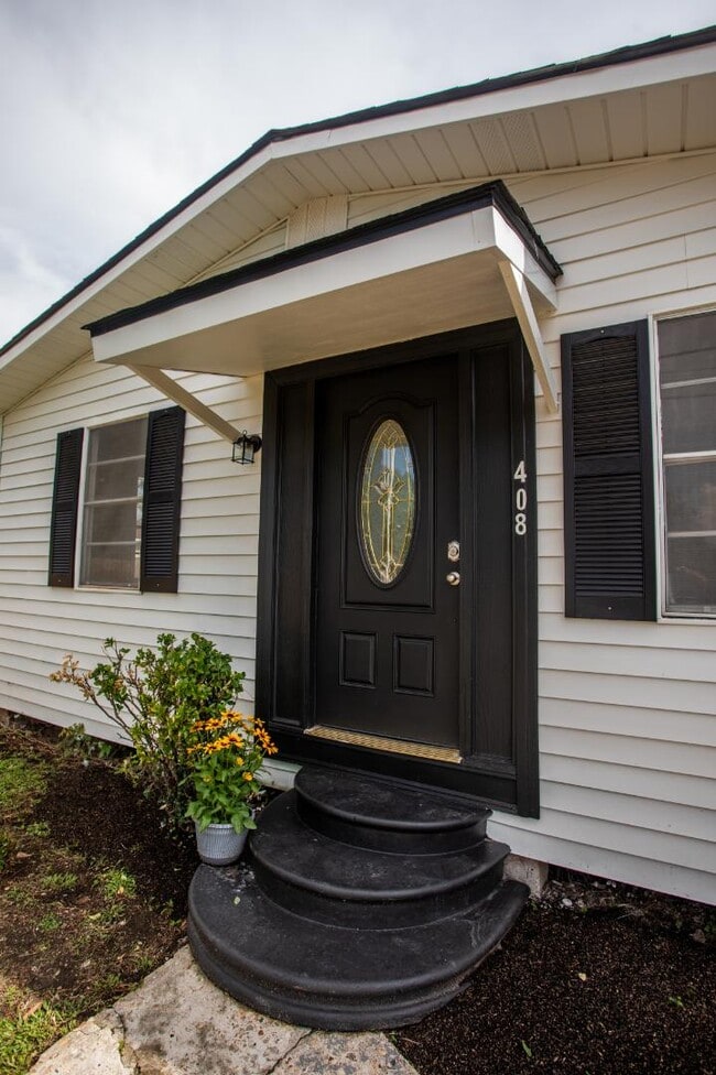 Building Photo - 408 Martin Luther King Jr Dr